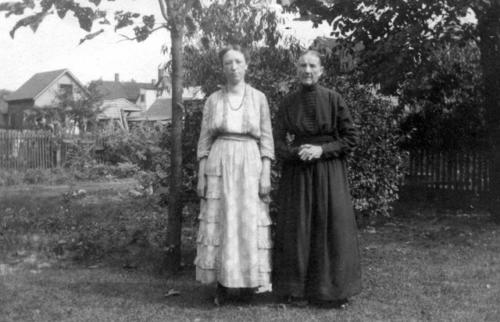Aunt Annie Brauer, age 45 and Maria Brauer age 86 - Sept. 26, 1920