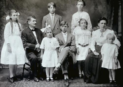 Beckman Family - Signe top right, Carl in center